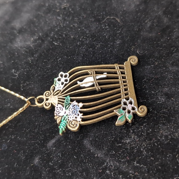 Gold Toned Necklace With Birdcage Floral Focus - Picture 3 of 9